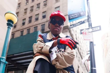 Money Lyrics by Teni image