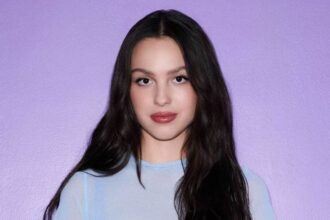 Stupid Song Lyrics by Olivia Rodrigo Olivia Rodrigo stupid song Lyrics