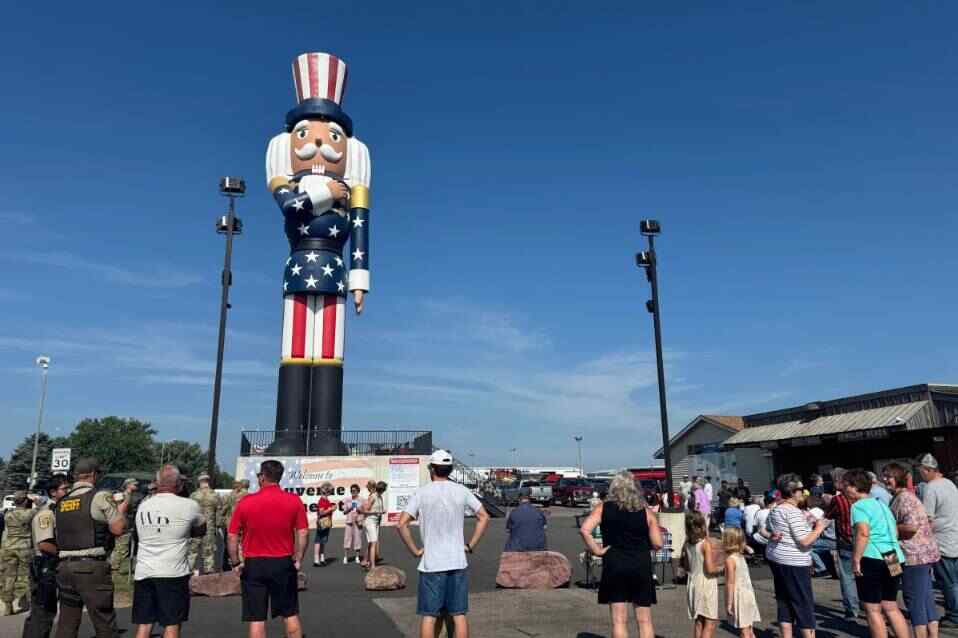 Minnesota town with more nutcrackers than people builds 65-foot world record holder 1001339605